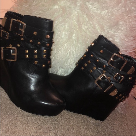 BCBGeneration Shoes - Bcbg booties